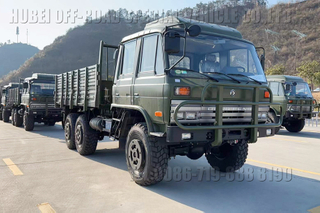 DongfengEQ2102N ผู้ให้บริการกองกำลังนอกถนน_รถบรรทุกหกล้อหัวแบนสองแถวรถบรรทุกออฟโรด_6 × 6Dongfeng153 พาหนะทางทหาร