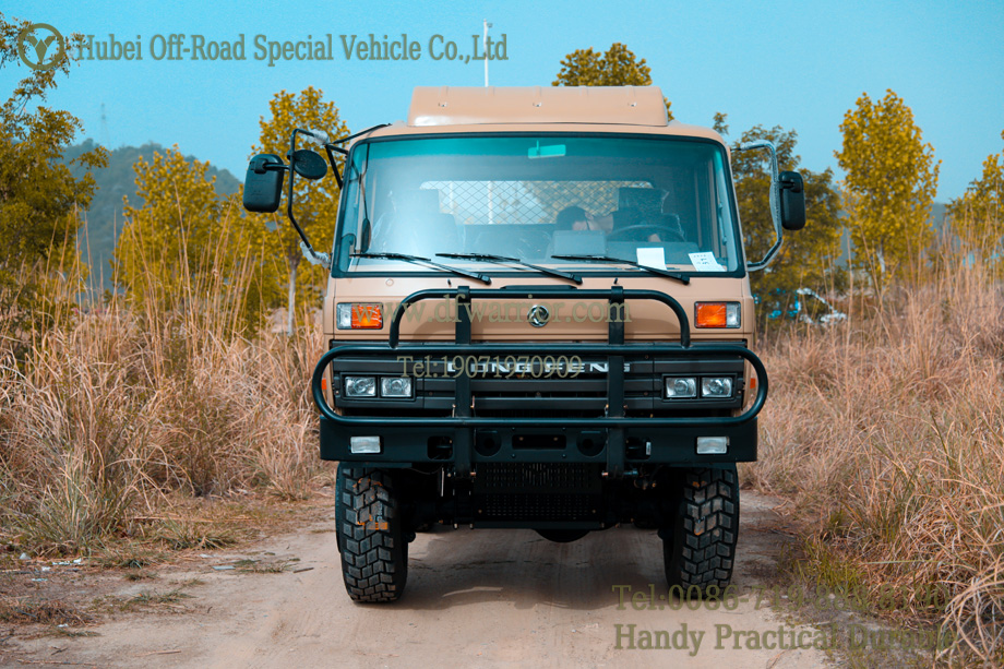 210hp การจับคู่สูงสองแถวแบนทะเลทรายยานพาหนะออฟโรด EQ2102N แสดงฉากจริง